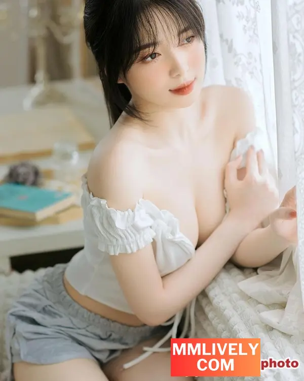 Hotgirl Hà Nội Trang Phạm (Nabi) Khoe Vòng 1 Hình 8